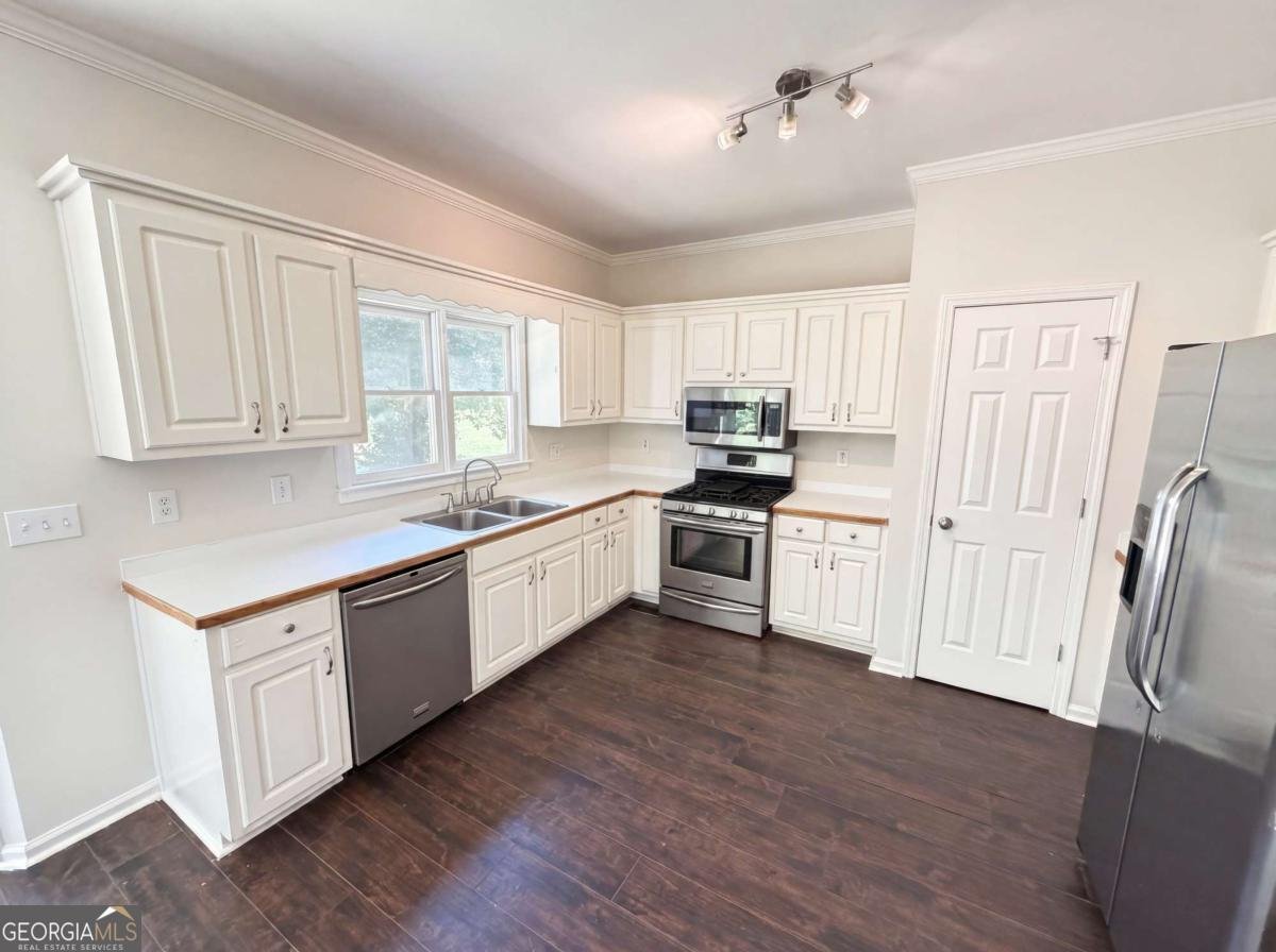 1008 Smithwyck Drive Canton - Photo 6