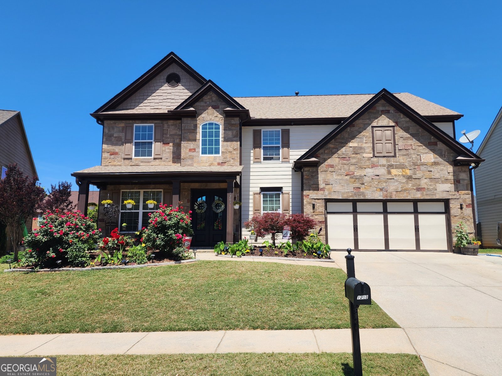 1203 Loowit Falls Court Braselton - main photo