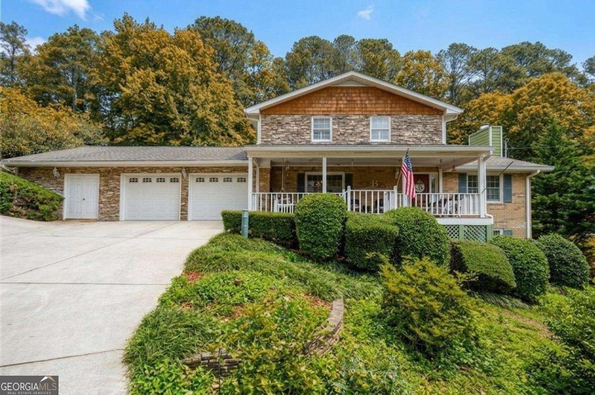 562 Cupelo Drive Marietta - main photo
