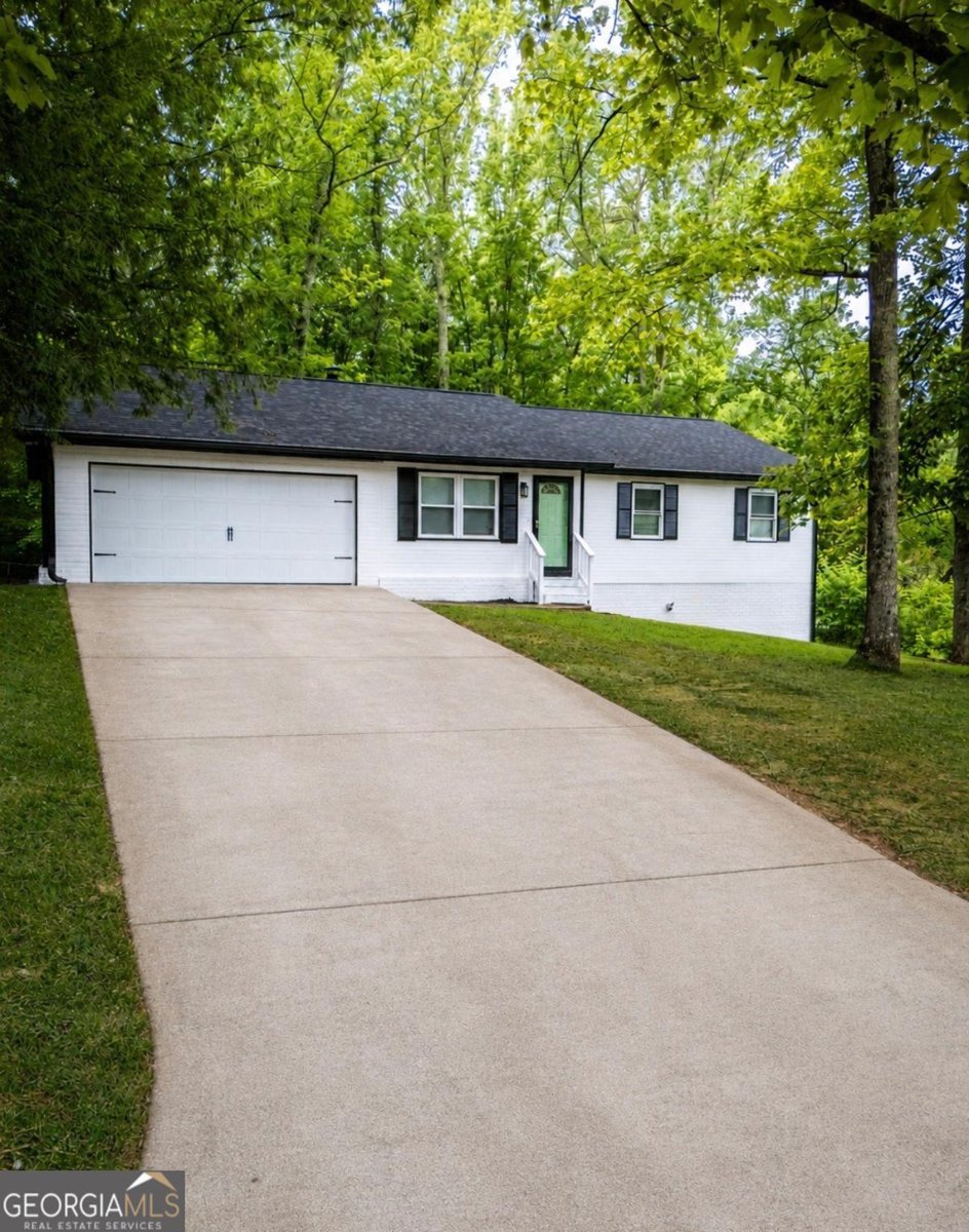 3091 Beaver Drive Douglasville - main photo