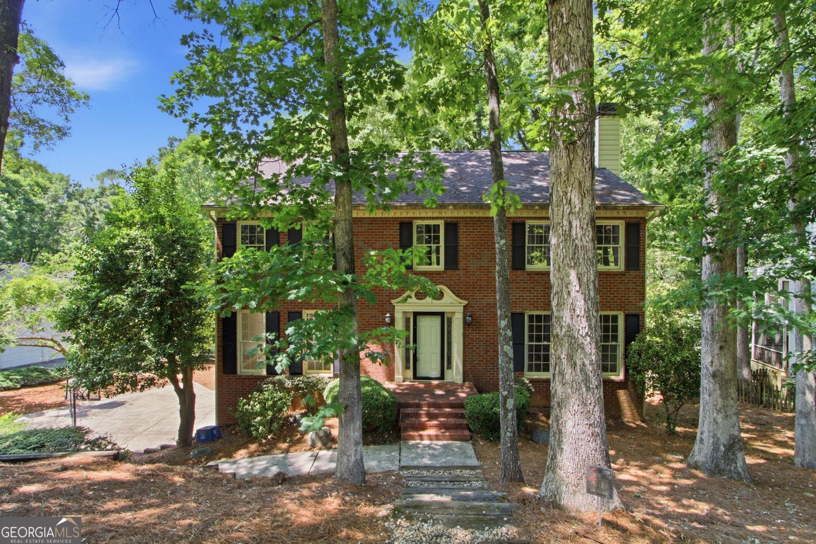 4003 Oakview Court Alpharetta - main photo