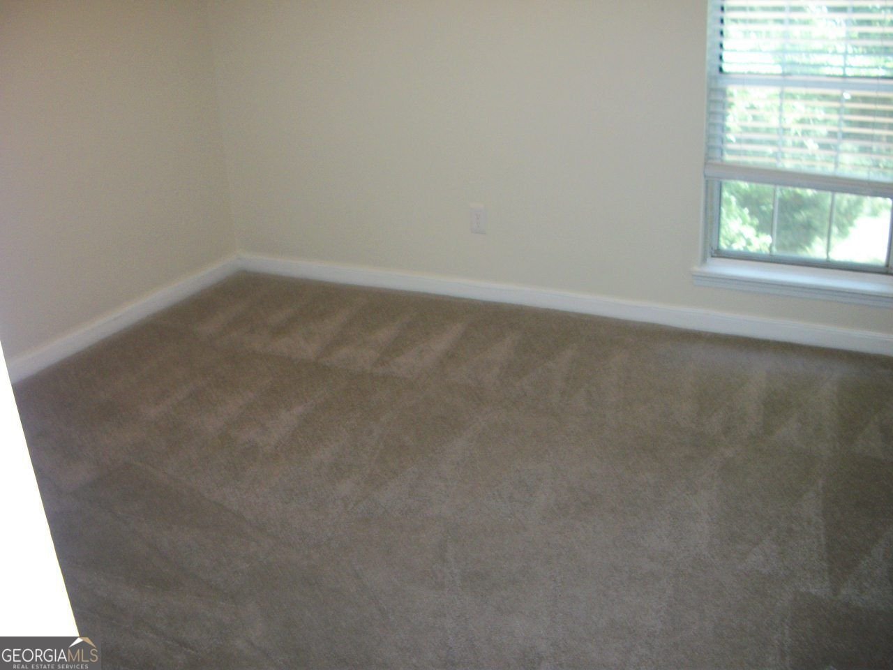 207 Granville Court Sandy Springs - Photo 8