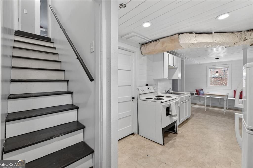 1688 Neely Avenue Atlanta - Photo 35