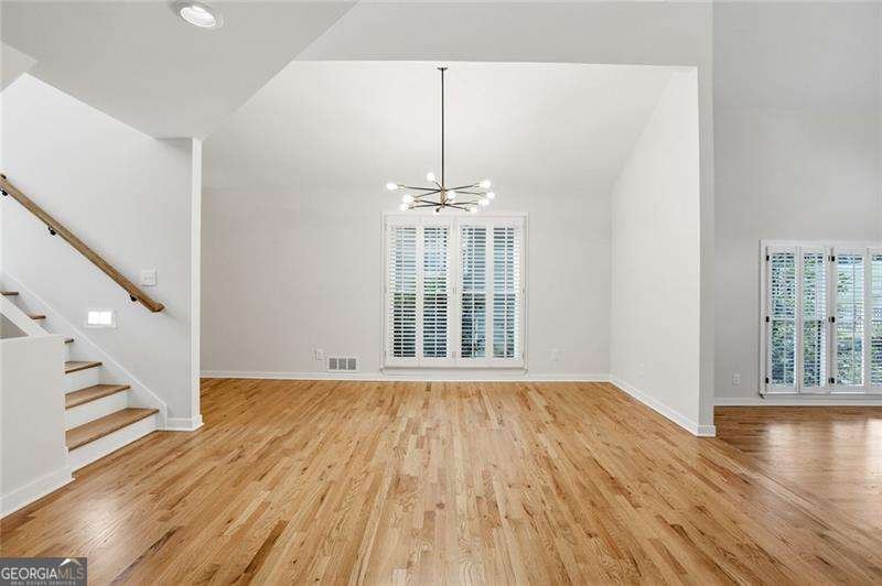 10210 Kinross Road Roswell - Photo 11