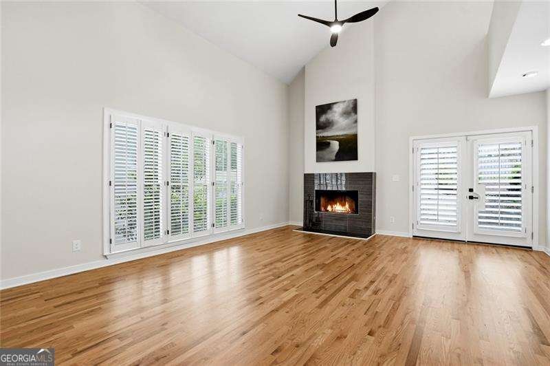 10210 Kinross Road Roswell - Photo 7