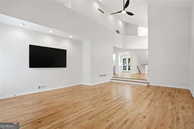 10210 Kinross Road Roswell - Photo 9