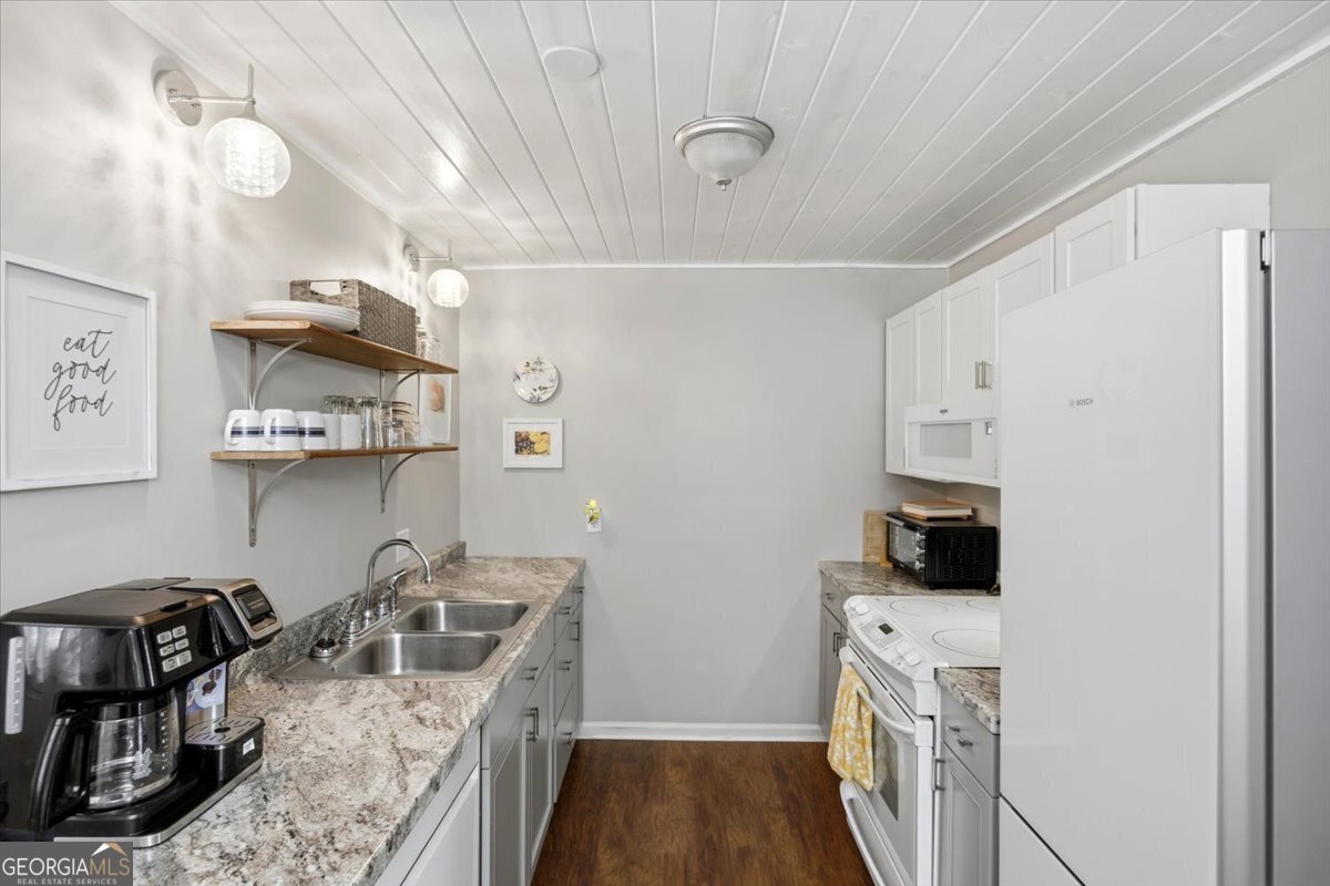 207 Springdale Court Macon - Photo 11