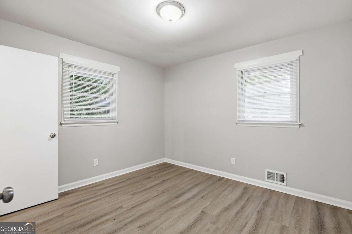 919 Green Valley Road Mableton - Photo 11