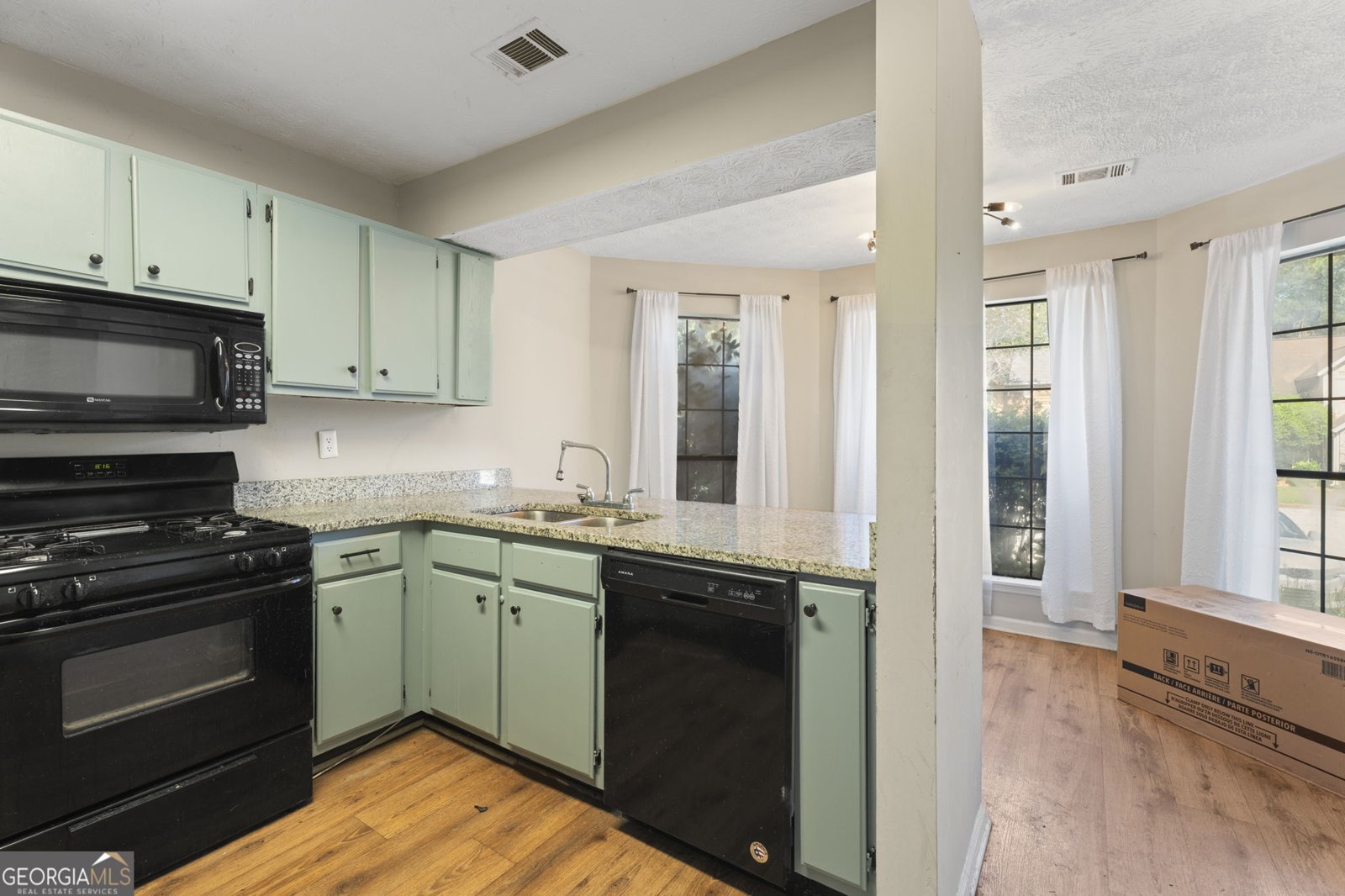 878 HERITAGE OAKS Drive Stone Mountain - Photo 13