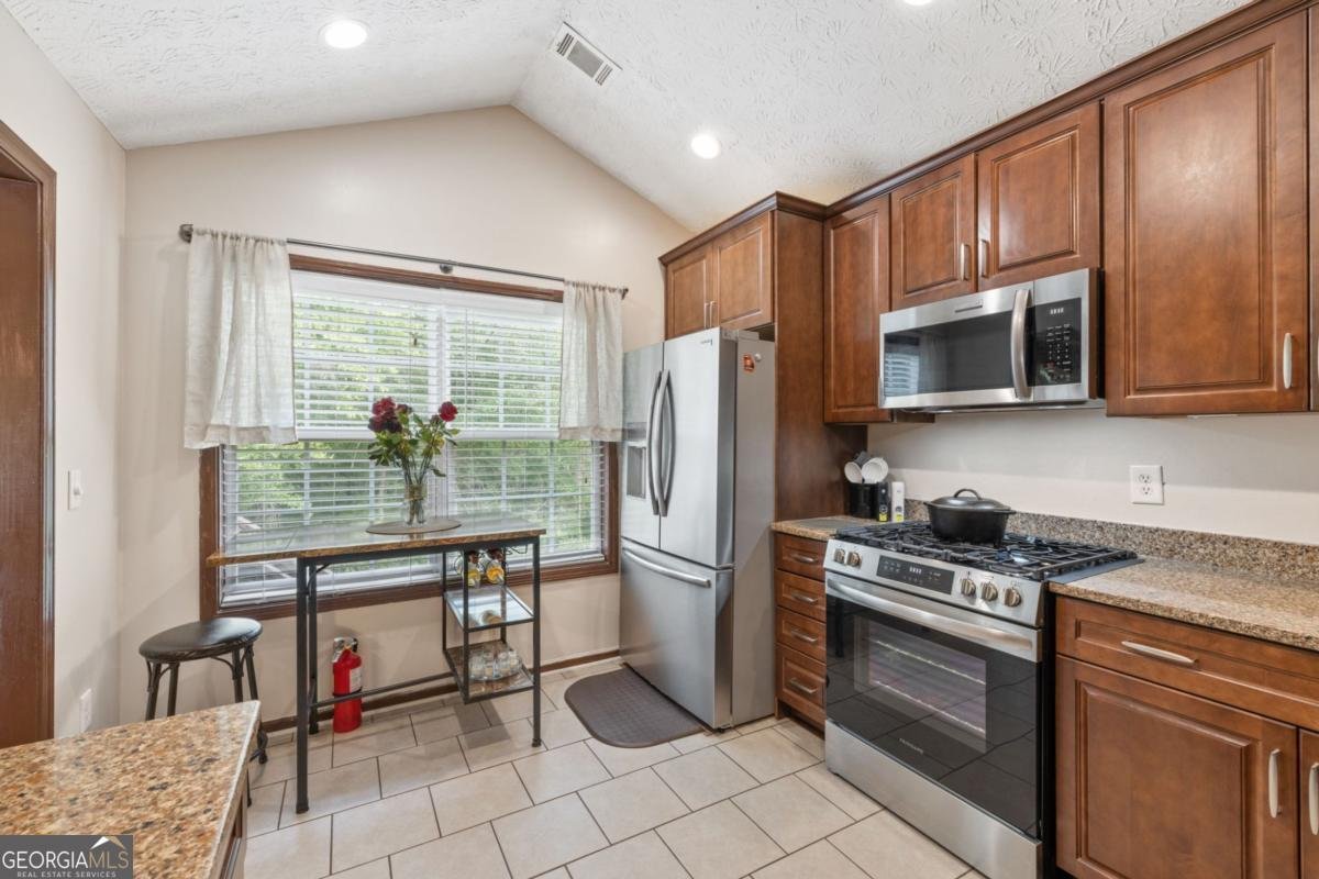 1126 Whatley Mill Lane Lawrenceville - Photo 11