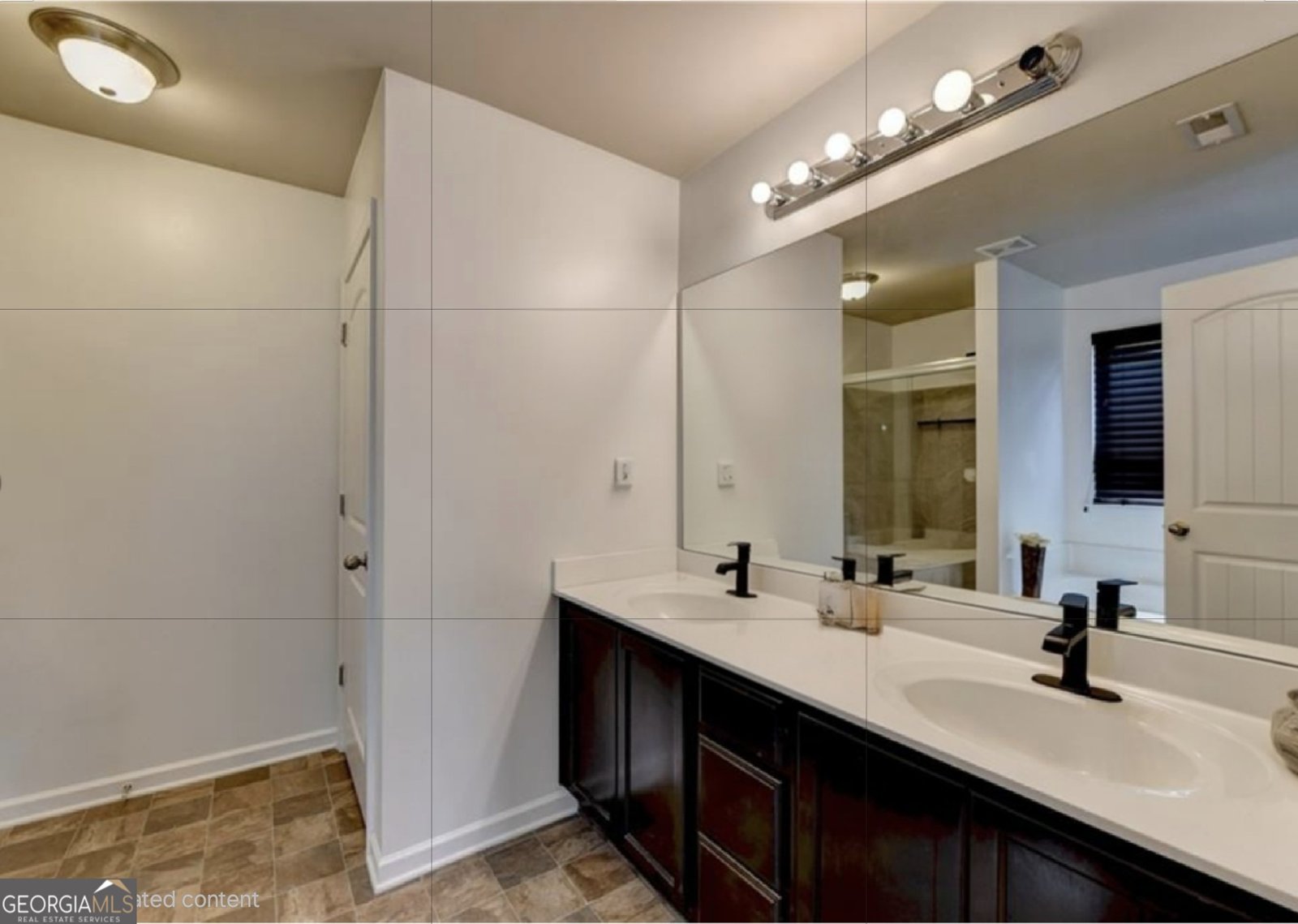 1376 Castleberry Drive Buford - Photo 10