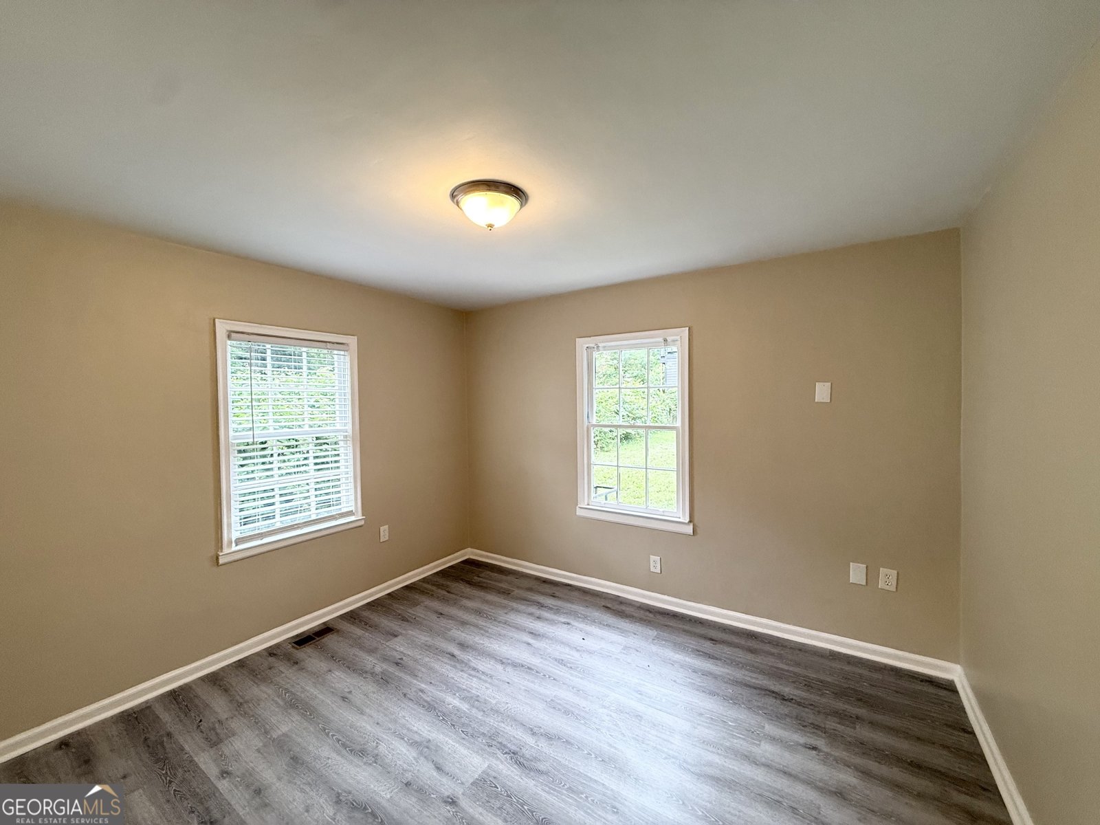 2487 Sylvan Road East Point - Photo 19