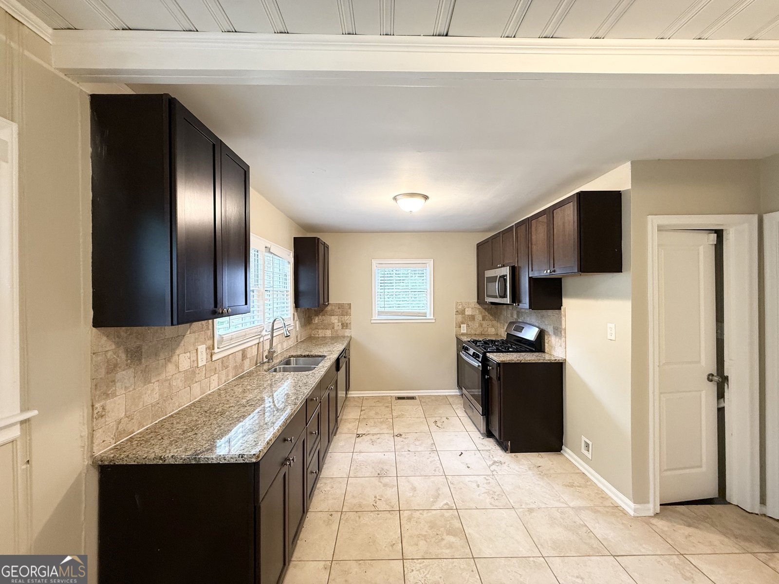 2487 Sylvan Road East Point - Photo 9