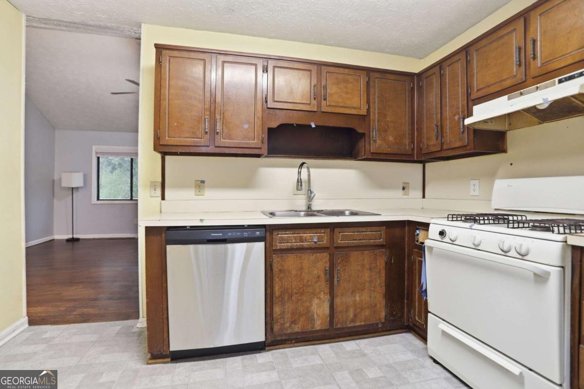 1290 Shallowford Road Marietta - Photo 8