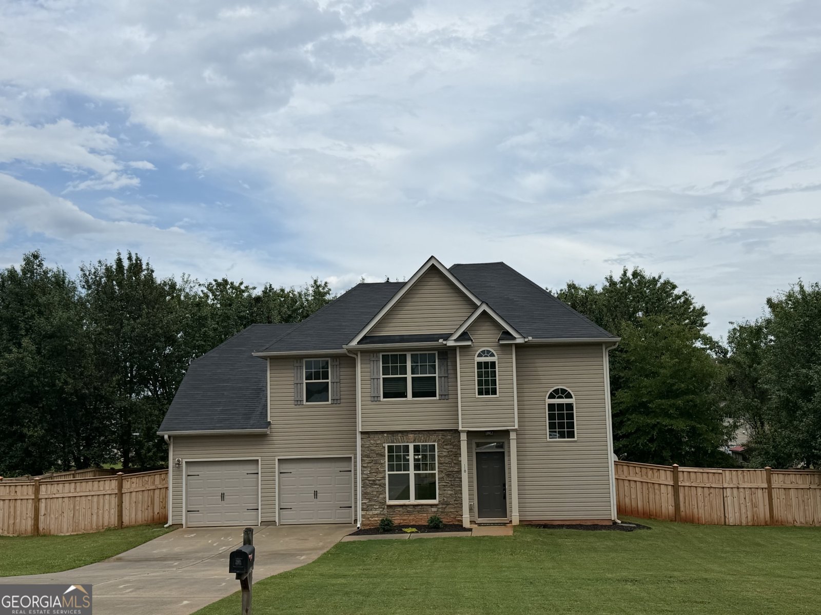 110 Stonebriar Boulevard Griffin - main photo