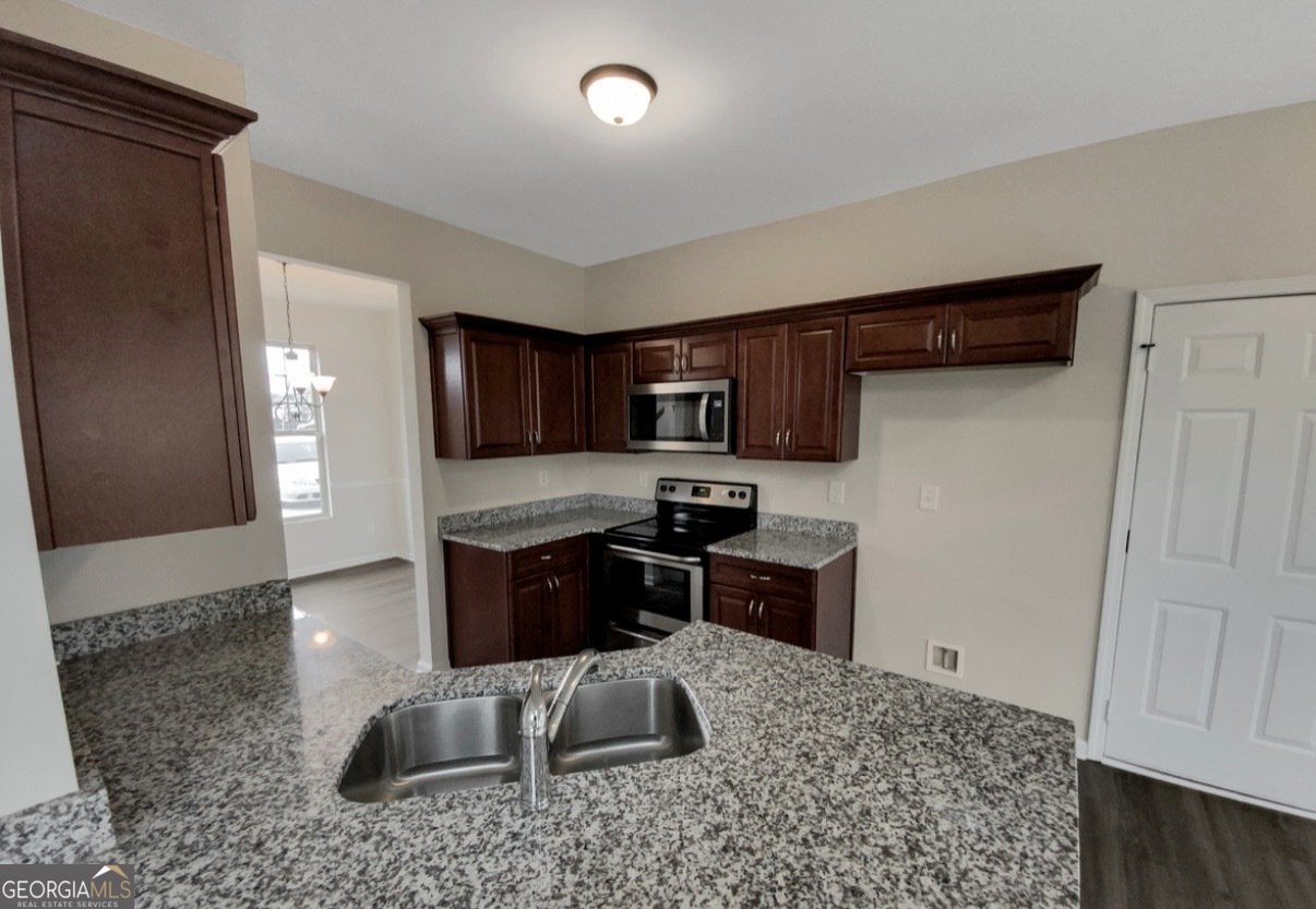 110 Stonebriar Boulevard Griffin - Photo 6