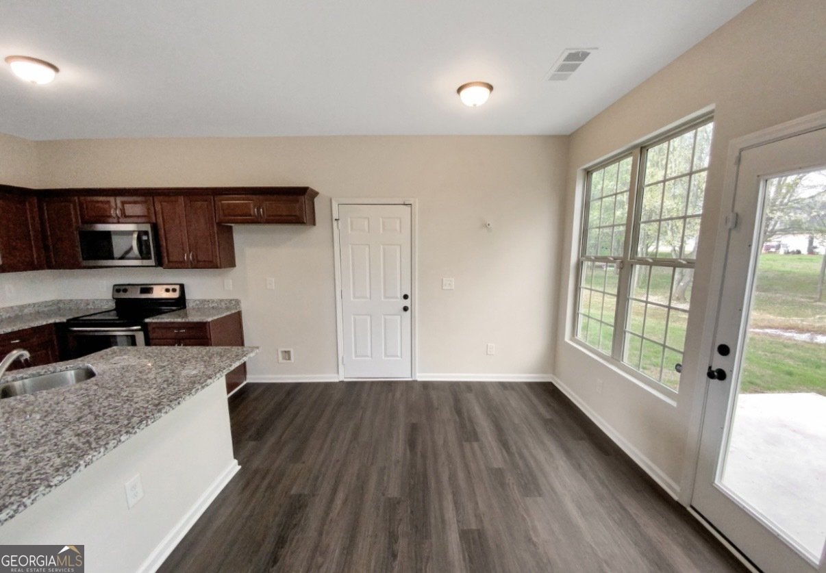110 Stonebriar Boulevard Griffin - Photo 8