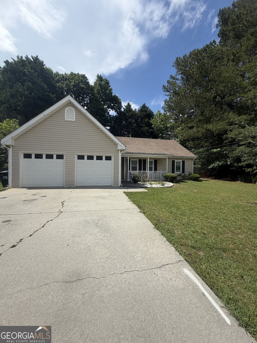 910 Burning Bush Drive Loganville - main photo
