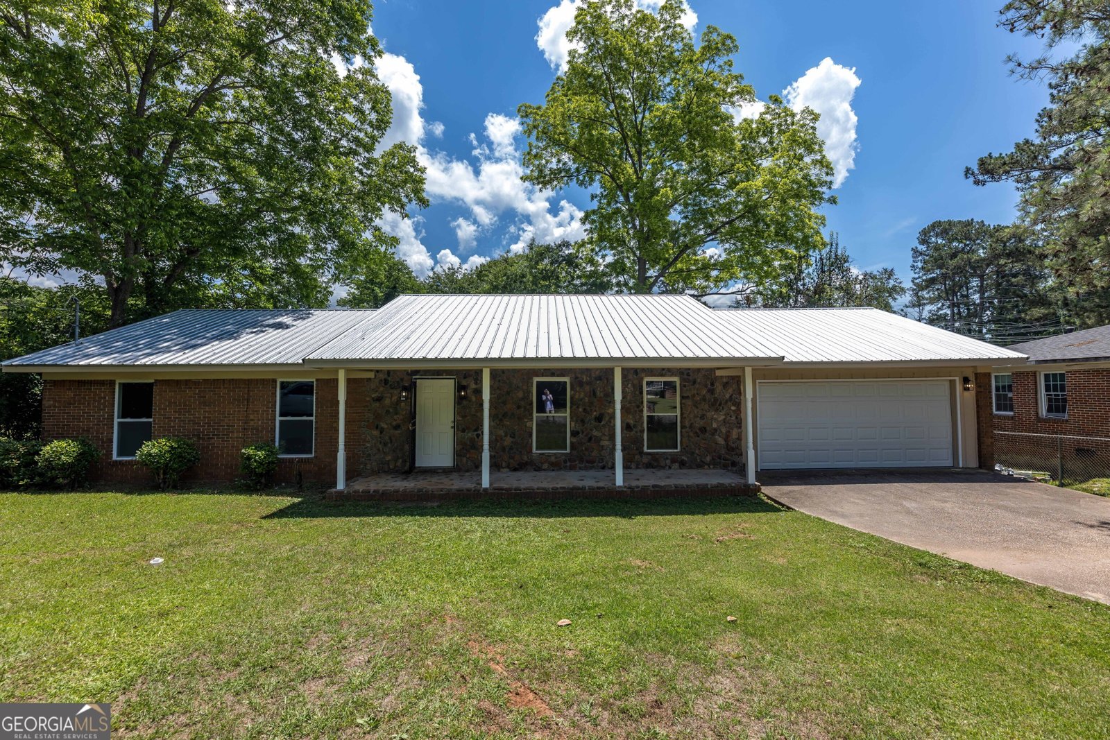 604 Pear Street West Point - main photo