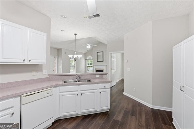 3703 Villa Springs Circle Powder Springs - Photo 12