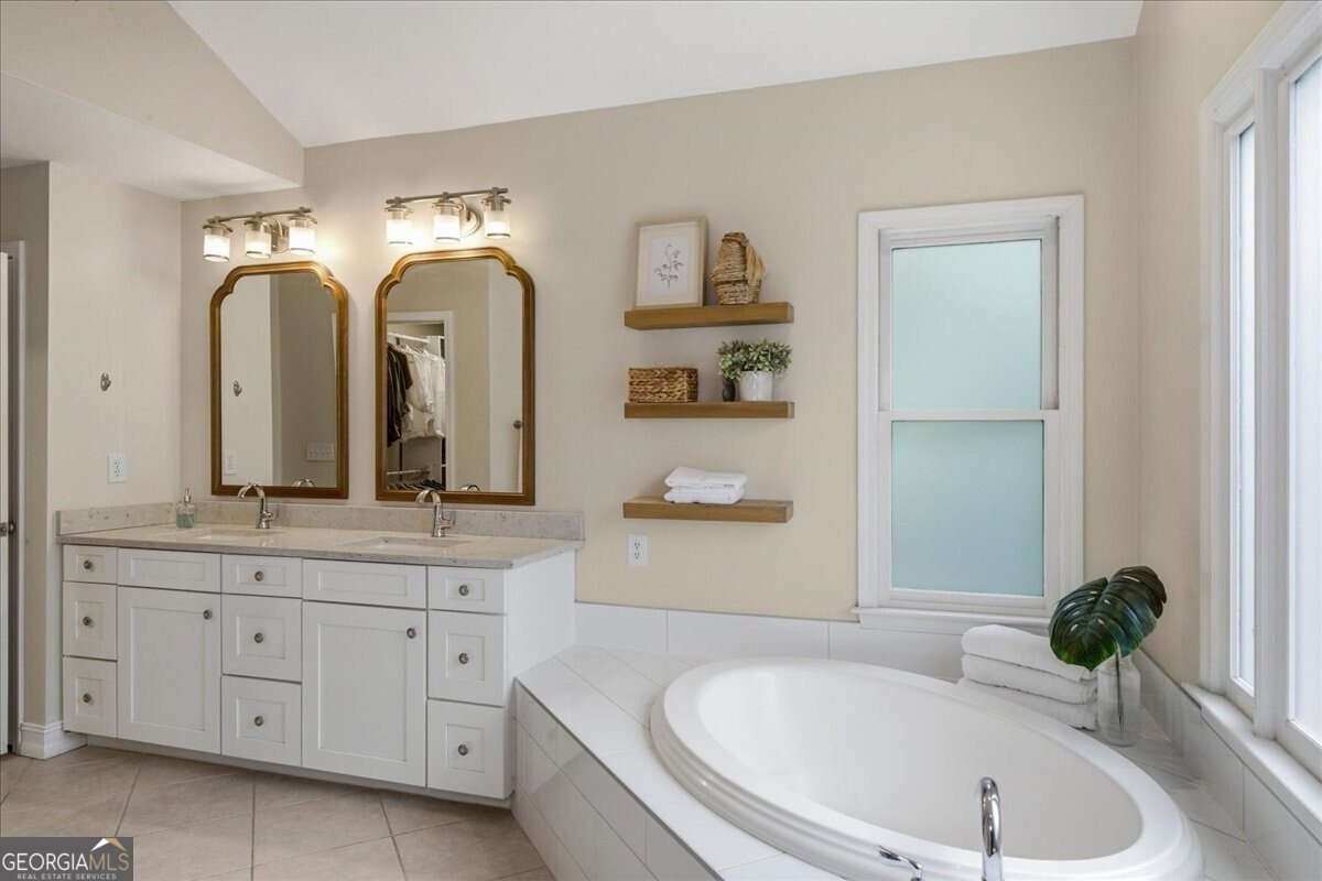 1021 Towne Lake Hills Woodstock - Photo 33