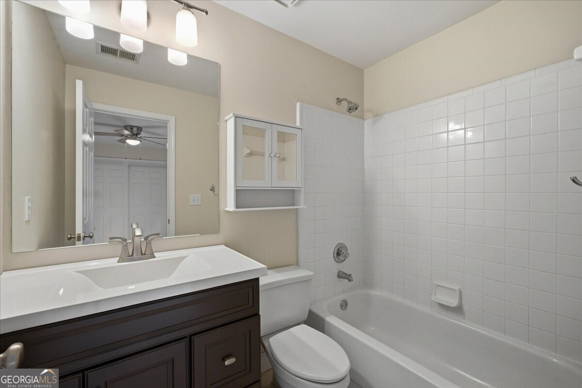 1021 Towne Lake Hills Woodstock - Photo 43