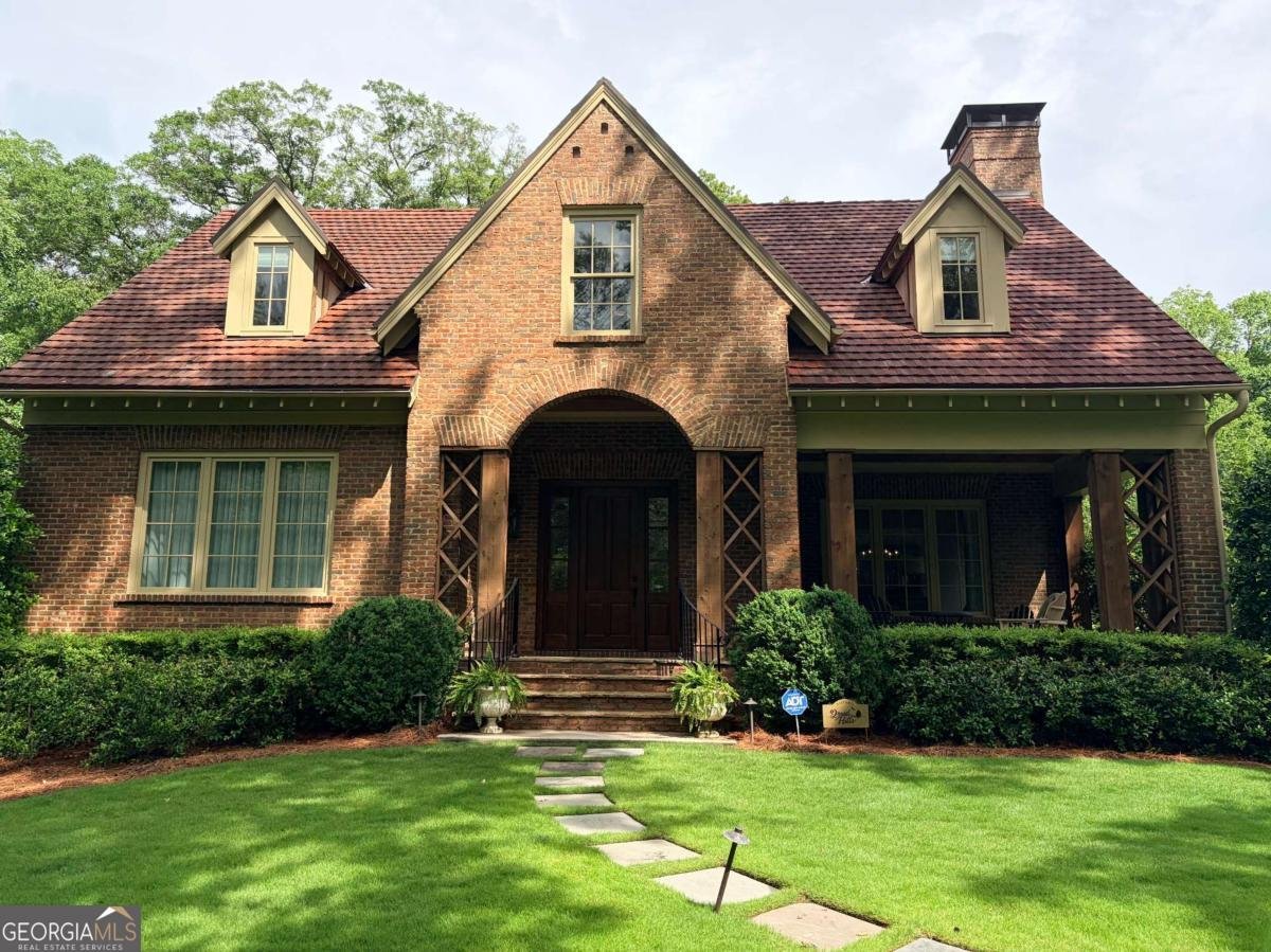 1153 Oakdale Road Atlanta - main photo