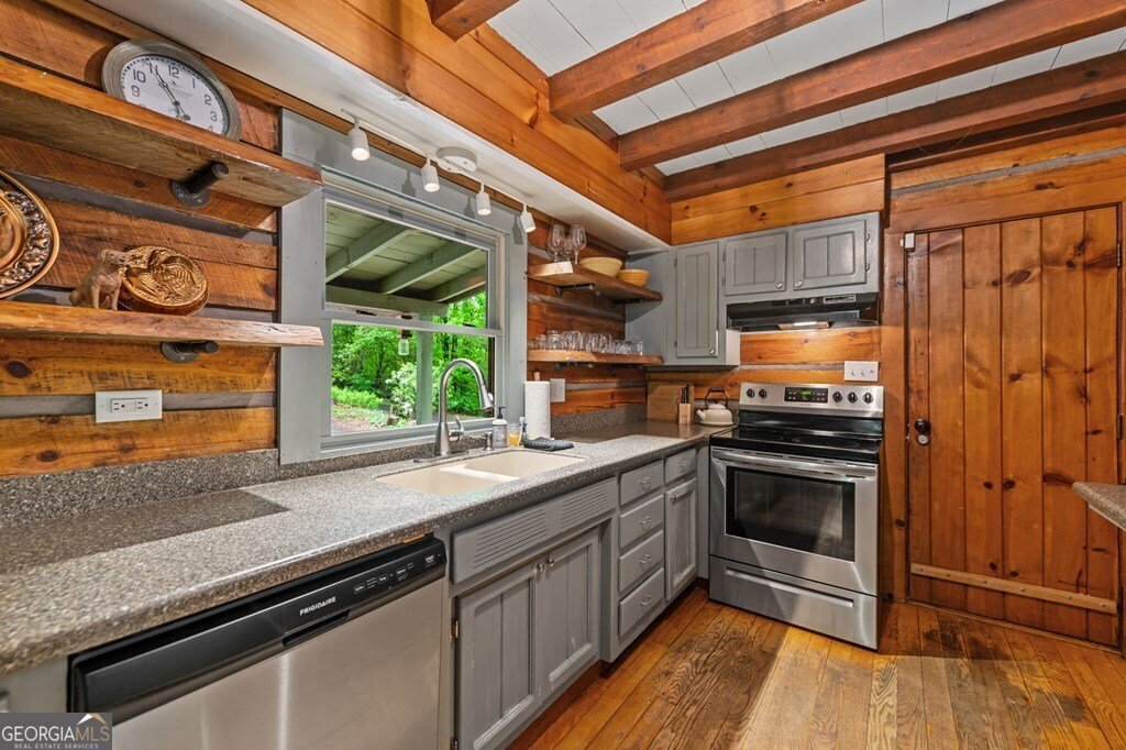 916 Old Cashes Valley Road Blue Ridge - Photo 23