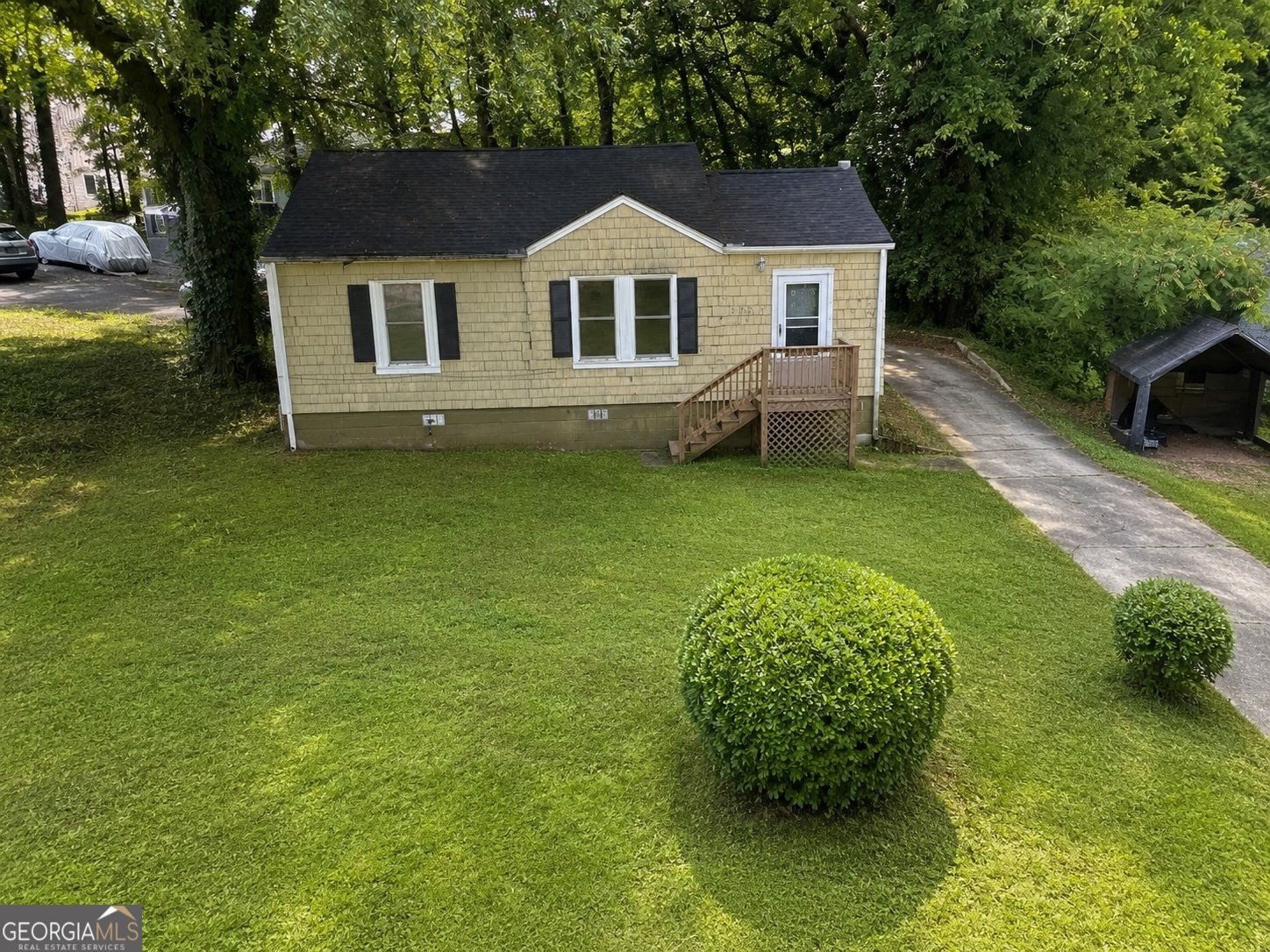 2173 Castlewood Street East Point - main photo