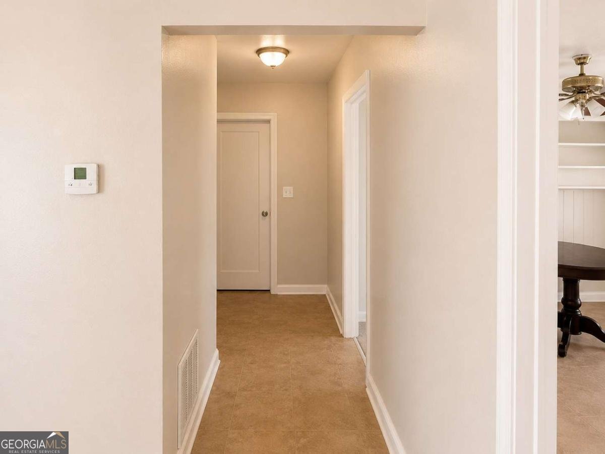 2173 Castlewood Street East Point - Photo 7