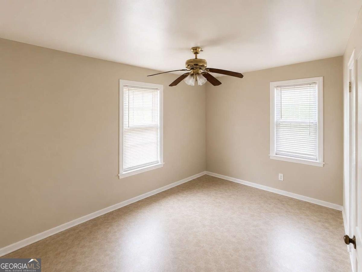 2173 Castlewood Street East Point - Photo 8
