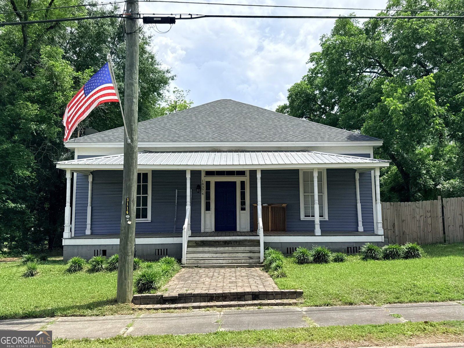 18374 Main Street Woodbury - main photo