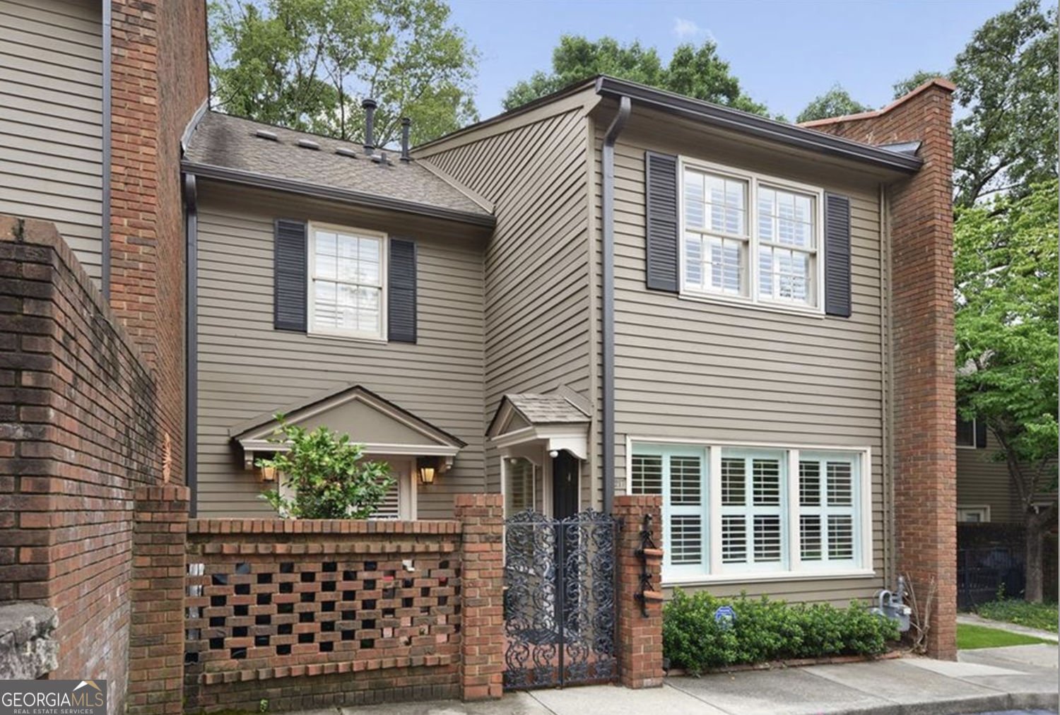 5217 Glenridge Drive Atlanta - main photo