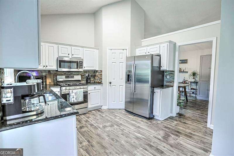 6145 Devonshire Drive Flowery Branch - Photo 11