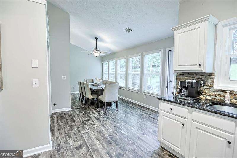 6145 Devonshire Drive Flowery Branch - Photo 12