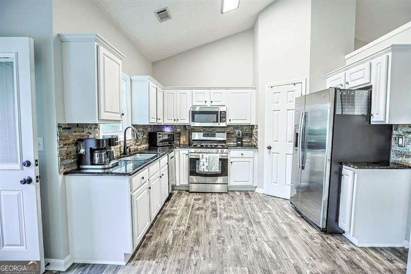 6145 Devonshire Drive Flowery Branch - Photo 13
