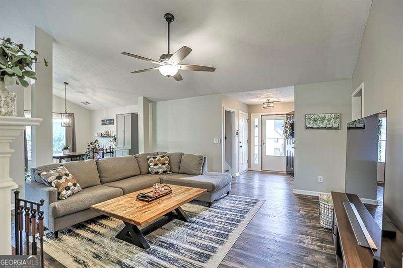 6145 Devonshire Drive Flowery Branch - Photo 6