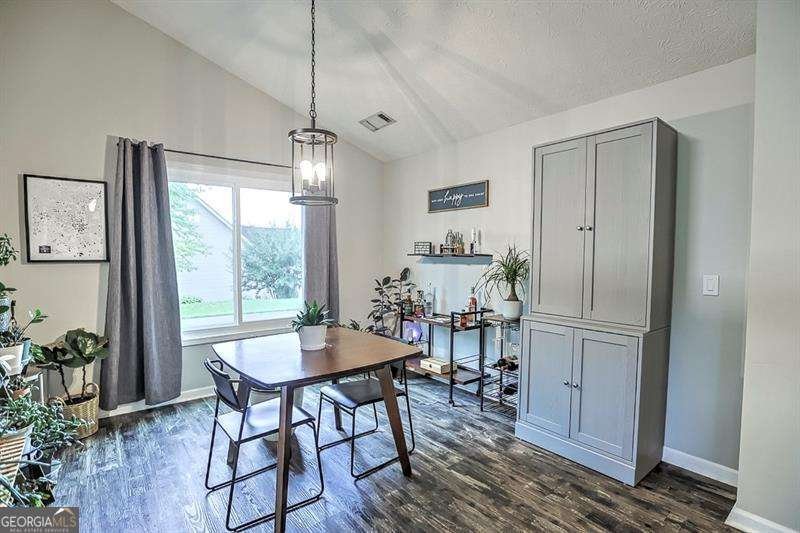 6145 Devonshire Drive Flowery Branch - Photo 9