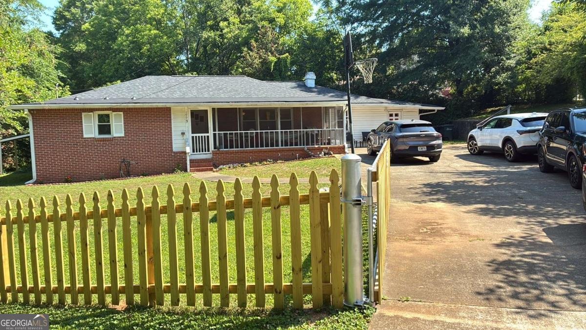 1775 Crestridge Drive Marietta - main photo