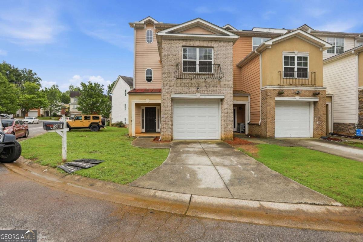 4301 Notting Hill Drive Atlanta - main photo