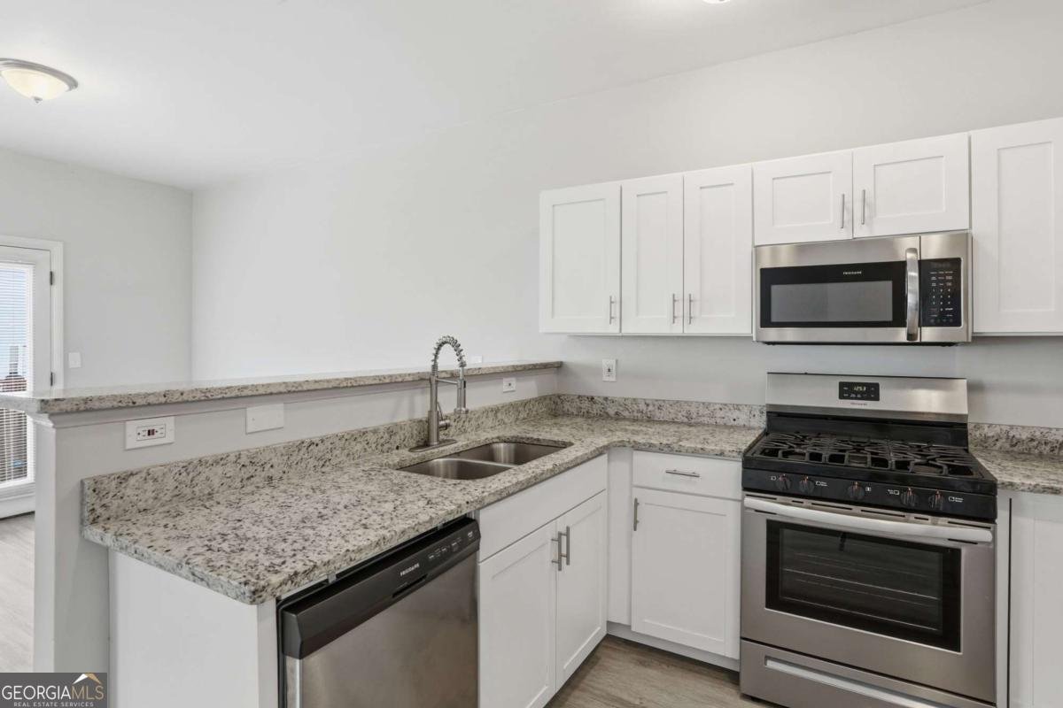 4301 Notting Hill Drive Atlanta - Photo 14