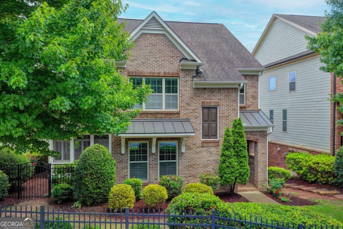 7565 Scarlet Drive Alpharetta - main photo
