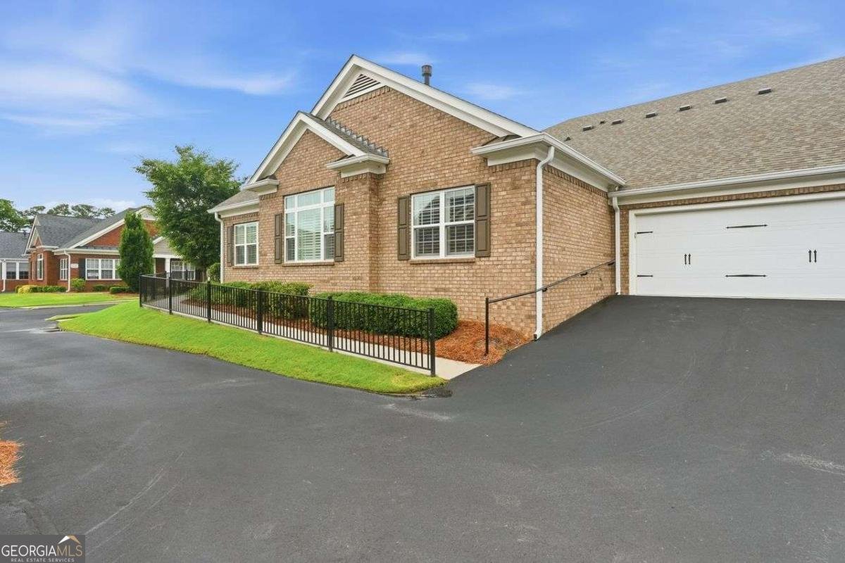 3328 Tree Ridge Court Buford - Photo 7