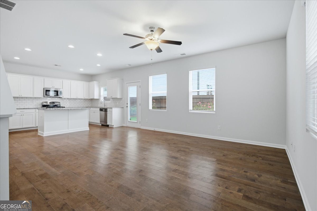 585 Summit Point Canton - Photo 7