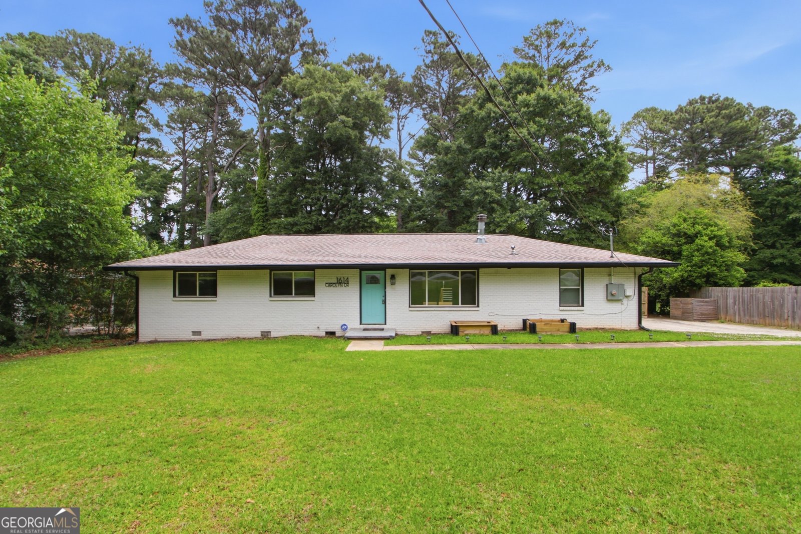 1614 Carolyn Drive Stone Mountain - main photo