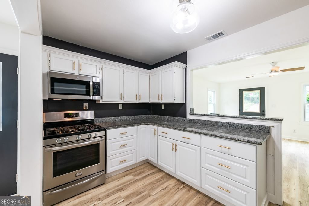 2266 Old Spring Road Smyrna - Photo 18