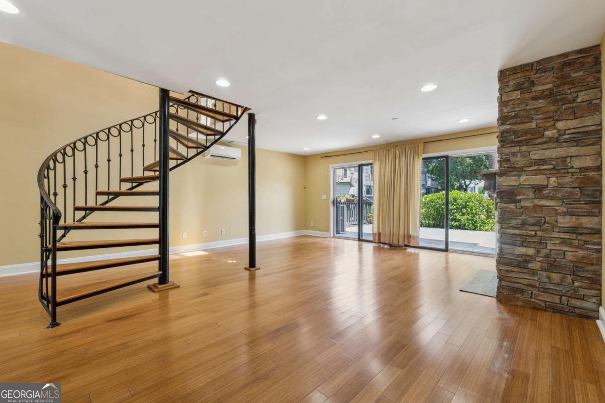 1023 Riverbend Club Drive Atlanta - Photo 11