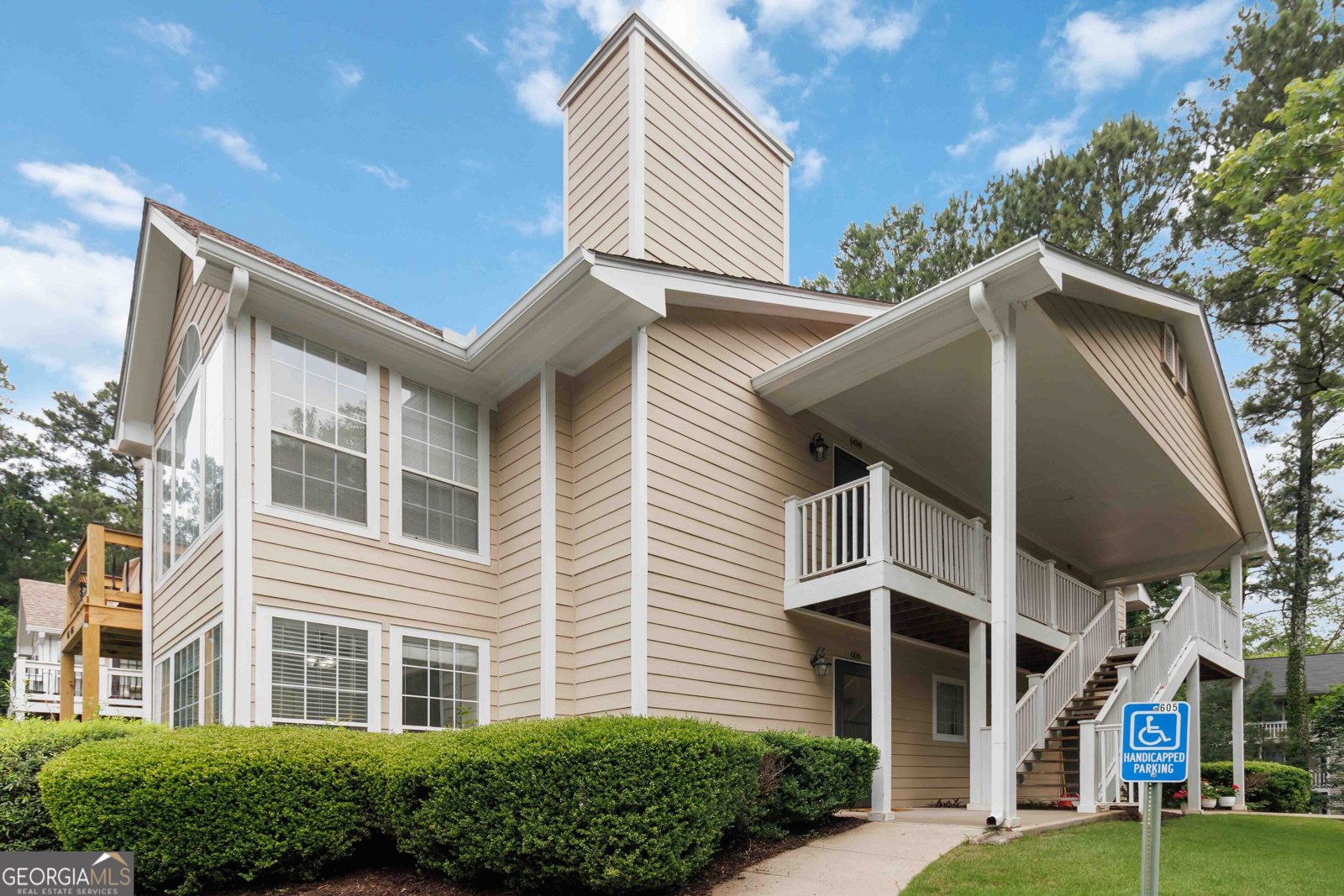 606 Berkeley Woods Drive Duluth - main photo