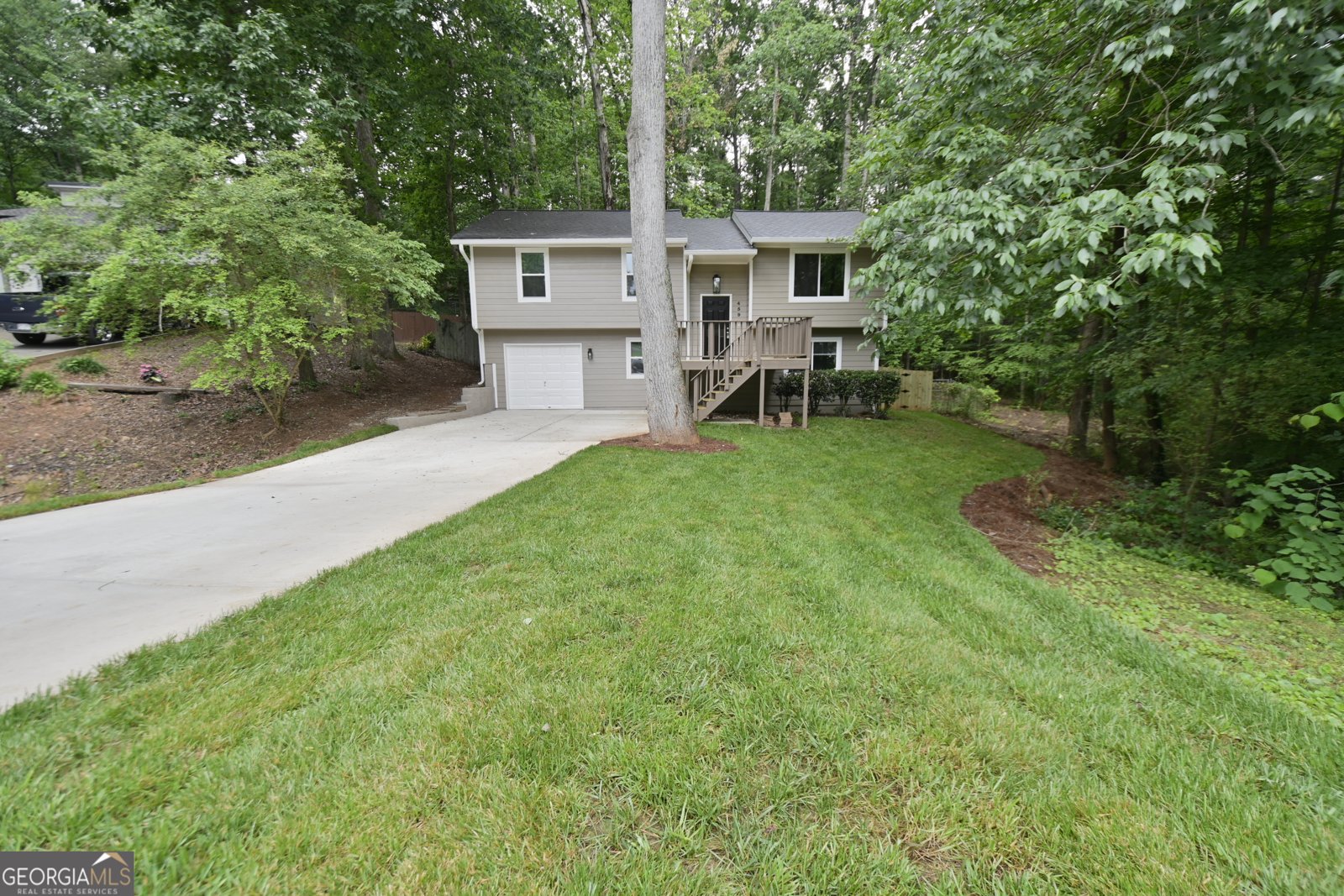 459 Ridgetop Drive Acworth - main photo