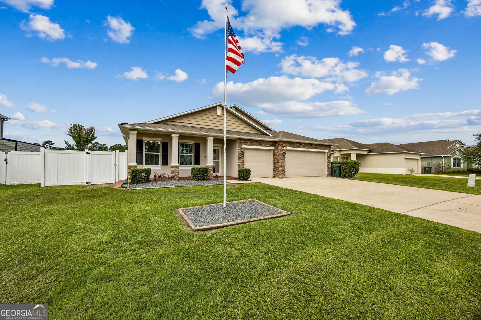 317 Soncel Drive Kingsland - main photo